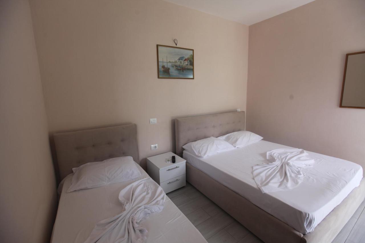 White Hotel Борш Екстериор снимка
