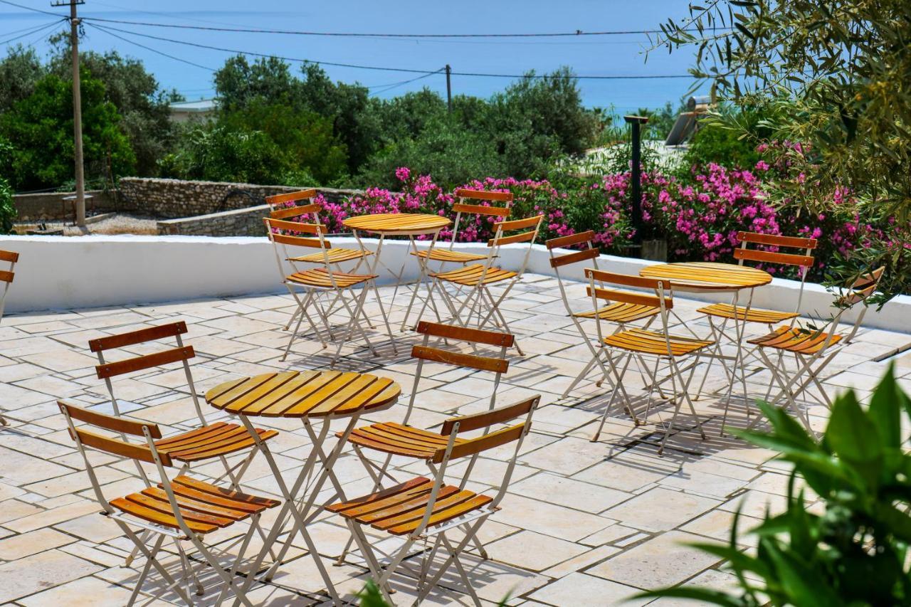 White Hotel Борш Екстериор снимка