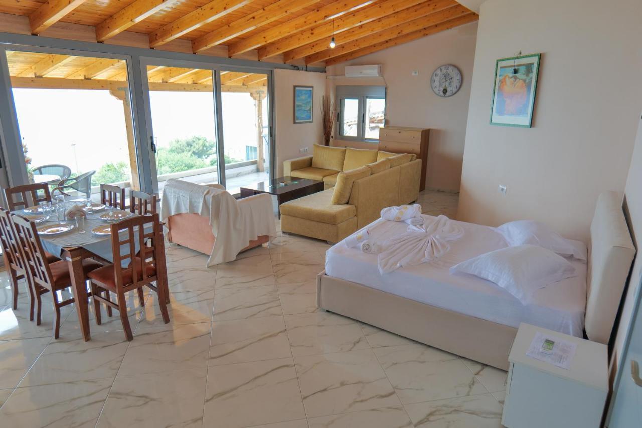 White Hotel Борш Екстериор снимка