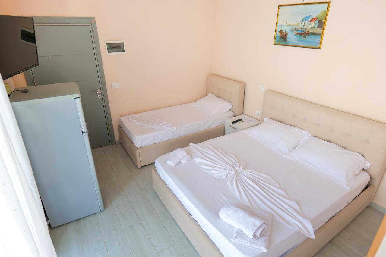 White Hotel Борш Екстериор снимка