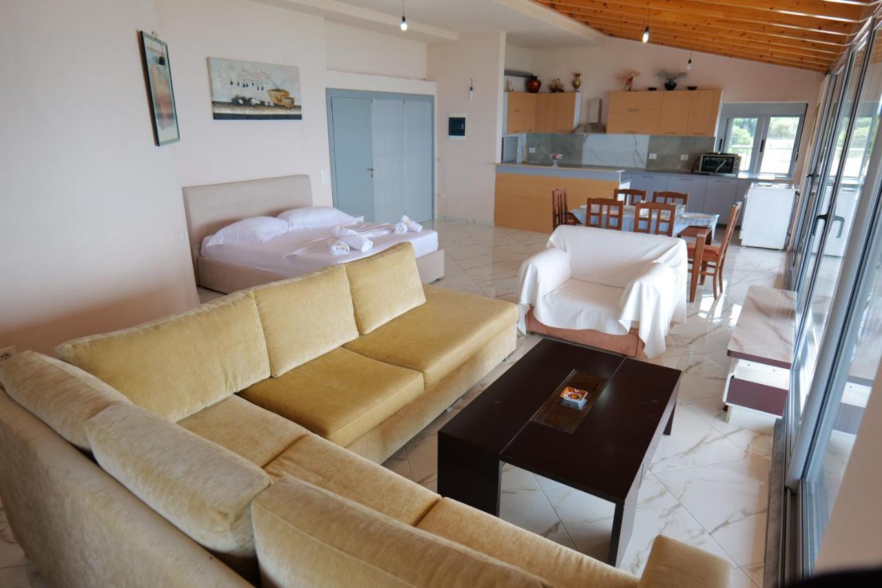 White Hotel Борш Екстериор снимка